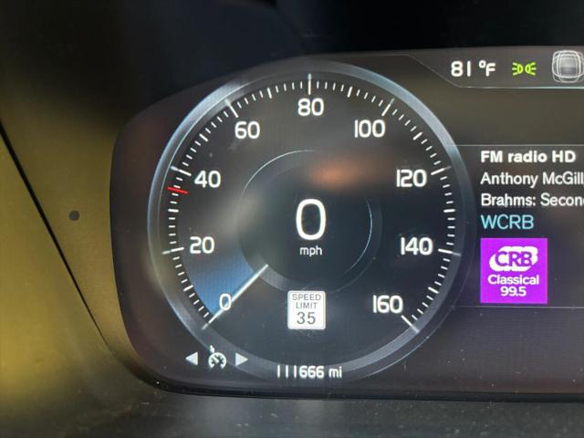 2016 Volvo XC90 T6 Momentum
