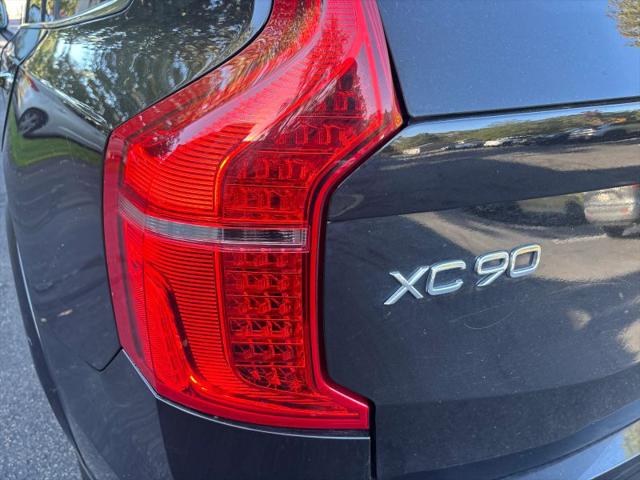 2016 Volvo XC90 T6 Momentum
