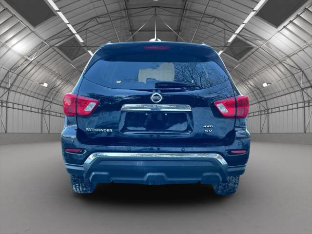 2018 Nissan Pathfinder SV