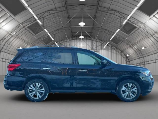 2018 Nissan Pathfinder SV