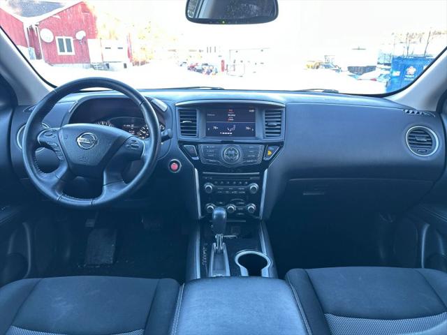 2018 Nissan Pathfinder SV