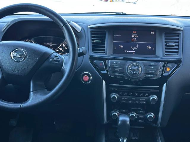 2018 Nissan Pathfinder SV