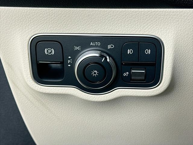 2026 Mercedes-Benz GLB 4MATIC
