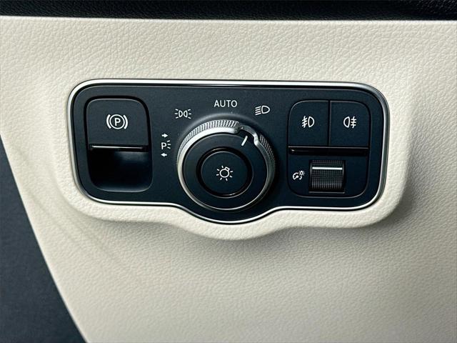 2026 Mercedes-Benz GLB 4MATIC