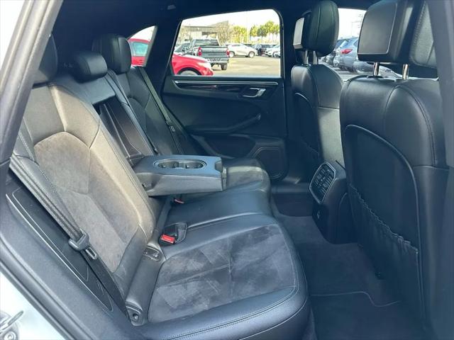 2020 Porsche Macan Macan