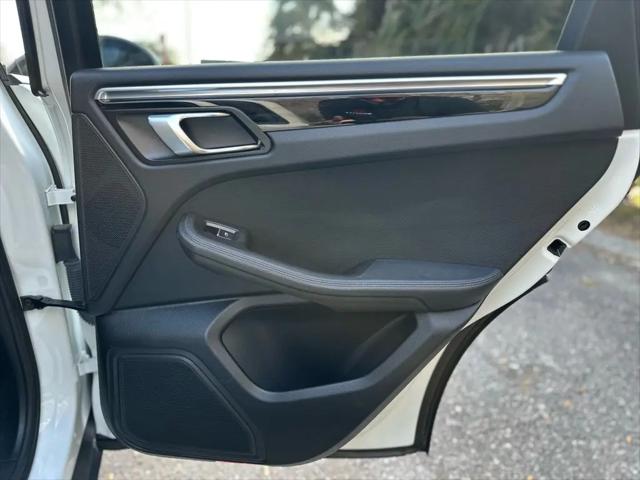 2020 Porsche Macan Macan