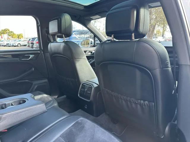 2020 Porsche Macan Macan
