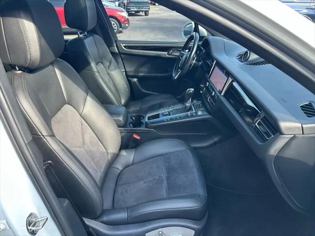 2020 Porsche Macan Macan
