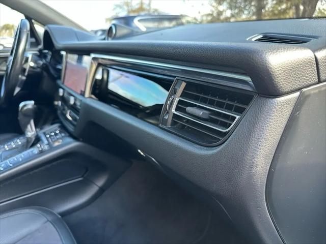 2020 Porsche Macan Macan
