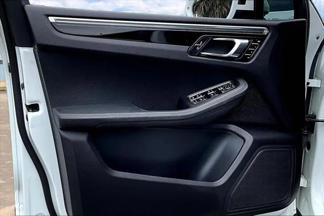 2020 Porsche Macan Macan