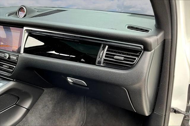 2020 Porsche Macan Macan