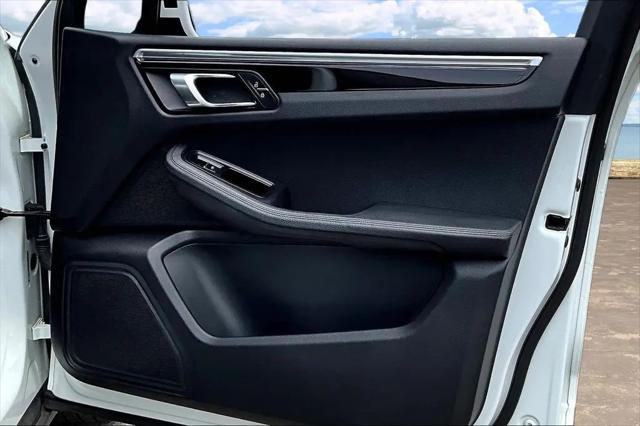 2020 Porsche Macan Macan