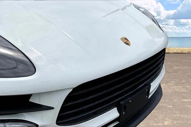 2020 Porsche Macan Macan