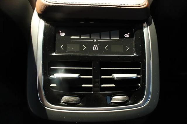 2024 Volvo XC90 Recharge T8 Plus Bright Theme 7-Seater