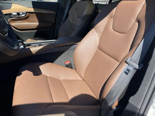 2024 Volvo XC90 Recharge T8 Plus Bright Theme 7-Seater