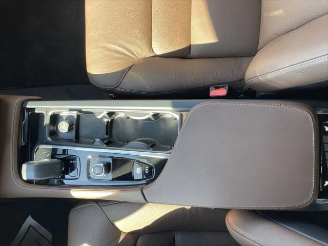 2024 Volvo XC90 Recharge T8 Plus Bright Theme 7-Seater