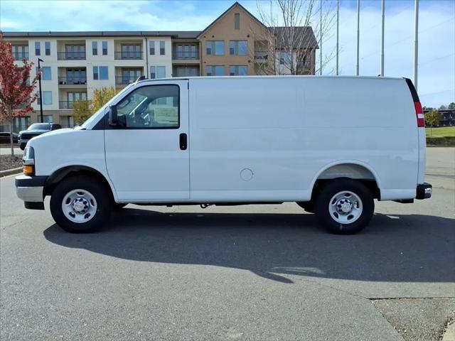 2026 Chevrolet Express Cargo Van 2500 Regular Wheelbase, WT, RWD