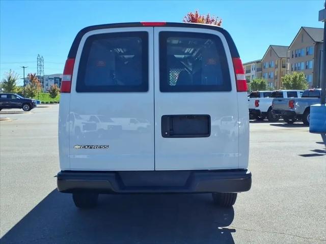 2026 Chevrolet Express Cargo Van 2500 Regular Wheelbase, WT, RWD
