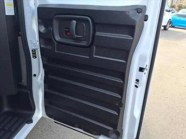 2026 Chevrolet Express Cargo Van 2500 Regular Wheelbase, WT, RWD
