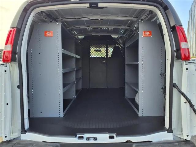 2026 Chevrolet Express Cargo Van 2500 Regular Wheelbase, WT, RWD
