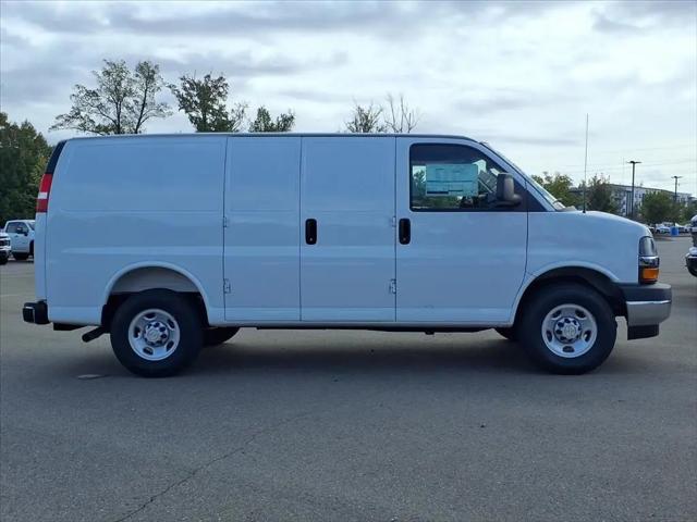 2026 Chevrolet Express Cargo Van 2500 Regular Wheelbase, WT, RWD