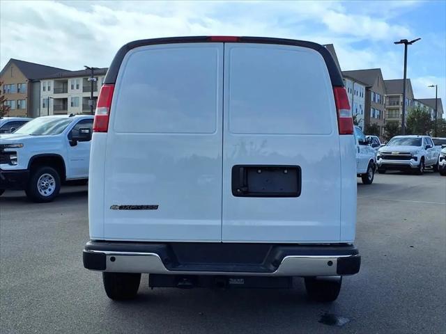 2026 Chevrolet Express Cargo Van 2500 Regular Wheelbase, WT, RWD