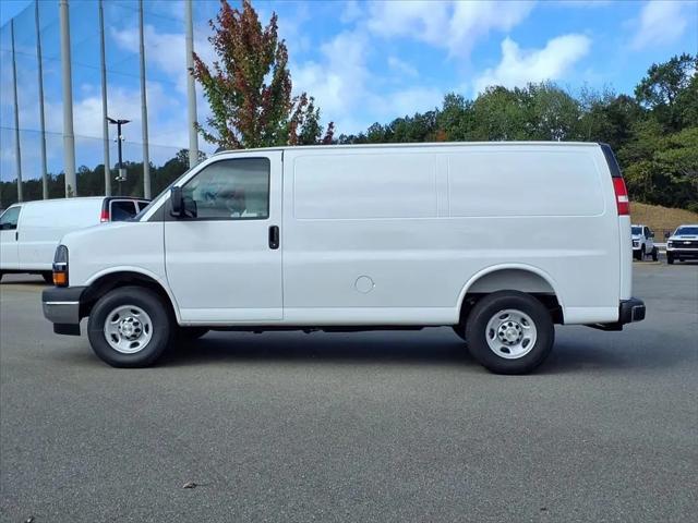 2026 Chevrolet Express Cargo Van 2500 Regular Wheelbase, WT, RWD