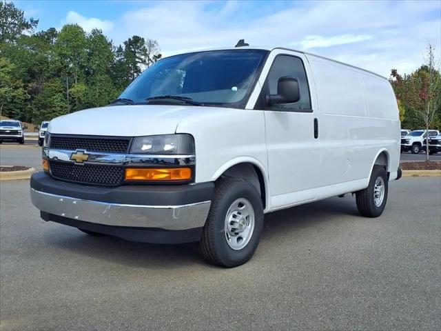 2026 Chevrolet Express Cargo Van 2500 Regular Wheelbase, WT, RWD