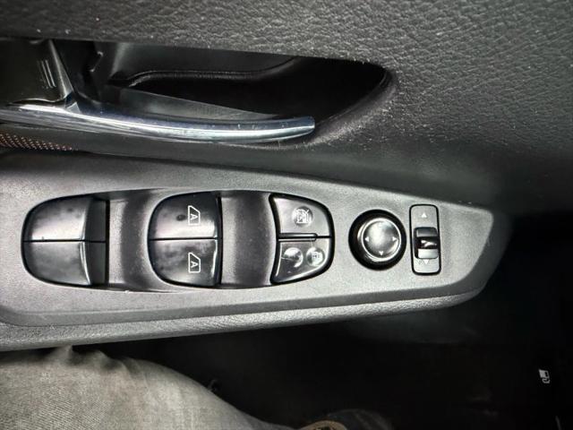 2023 Nissan Kicks SR Xtronic CVT