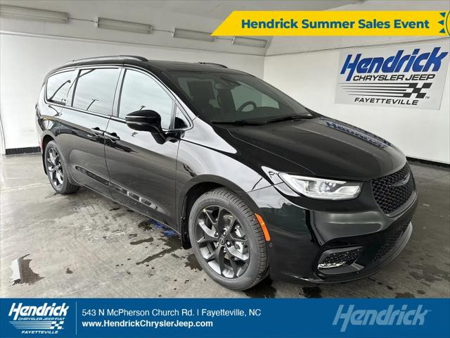 2026 Chrysler Pacifica Limited for sale in Fayetteville, NC