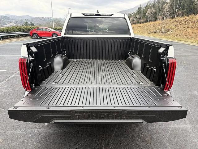 2026 Toyota Tundra SR5 CrewMax 5.5' Bed