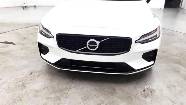 2023 Volvo S60 B5 Core Dark Theme