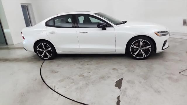 2023 Volvo S60 B5 Core Dark Theme