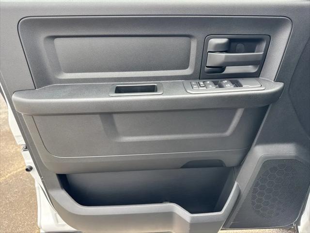 2026 Ram 3500 Tradesman Crew Cab 4x4 8 Box