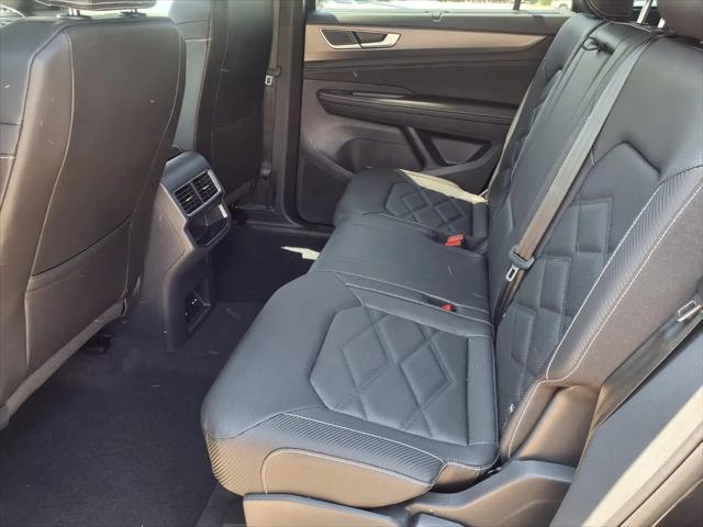 2026 Volkswagen Atlas Cross Sport SE with Technology