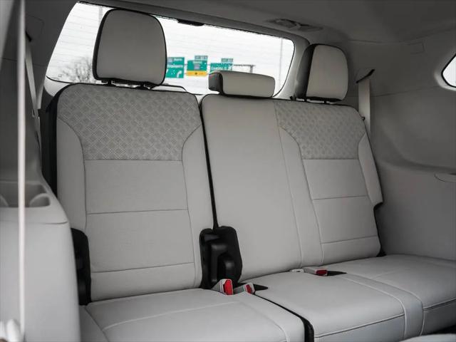 2026 GMC Acadia Denali AWD