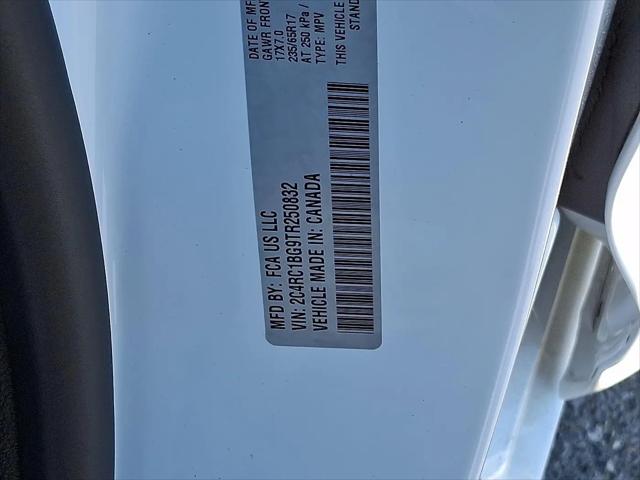2026 Chrysler Pacifica Select