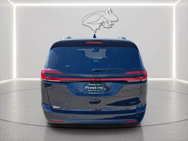 2026 Chrysler Pacifica Select AWD