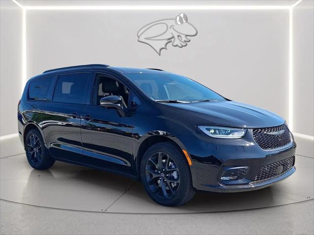 2026 Chrysler Pacifica Select AWD
