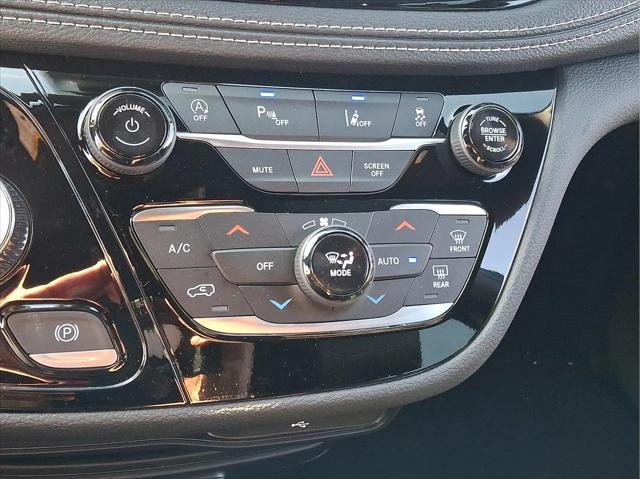 2026 Chrysler Pacifica Select AWD