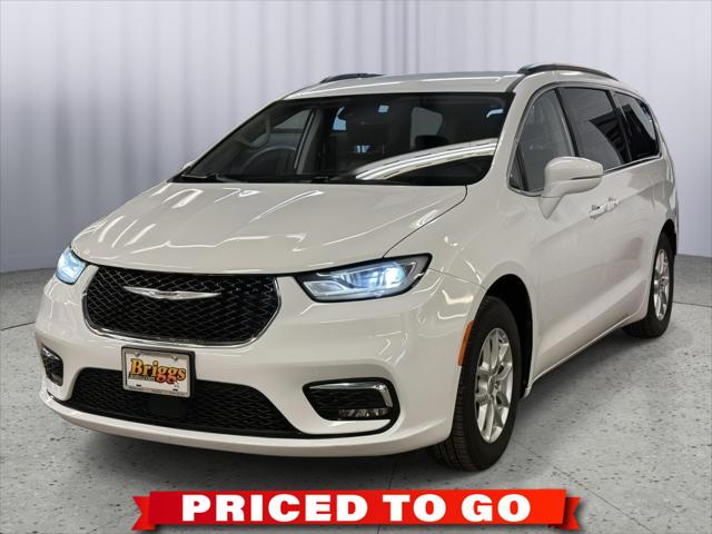 2022 Chrysler Pacifica Touring L for sale in Topeka, KS