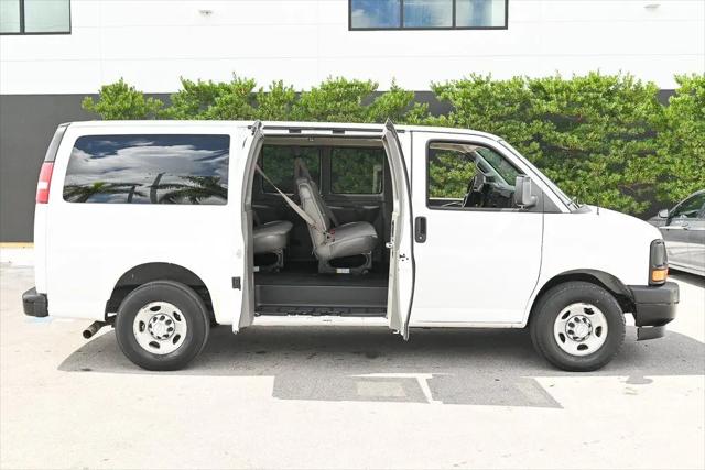 2017 Chevrolet Express LS