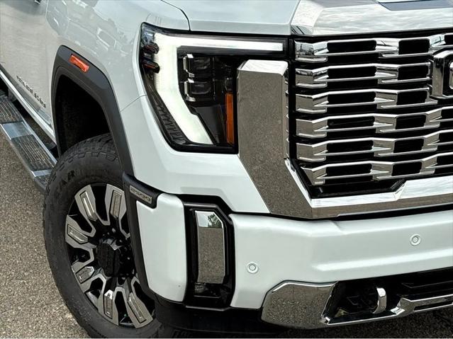 2026 GMC Sierra 2500HD Crew Cab, Standard Bed, Denali, 4WD
