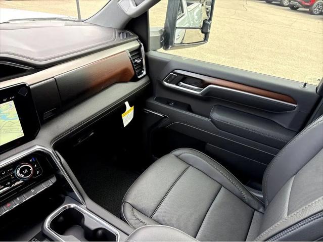 2026 GMC Sierra 2500HD Crew Cab, Standard Bed, Denali, 4WD