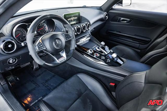 2017 Mercedes-Benz AMG GT Standard