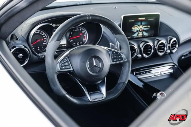 2017 Mercedes-Benz AMG GT Standard