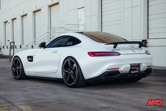 2017 Mercedes-Benz AMG GT Standard