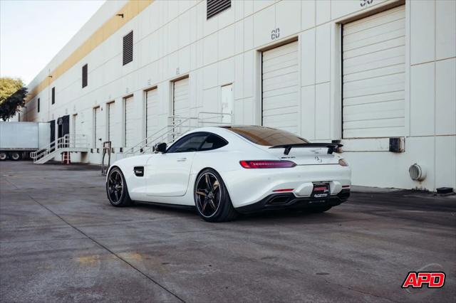 2017 Mercedes-Benz AMG GT Standard
