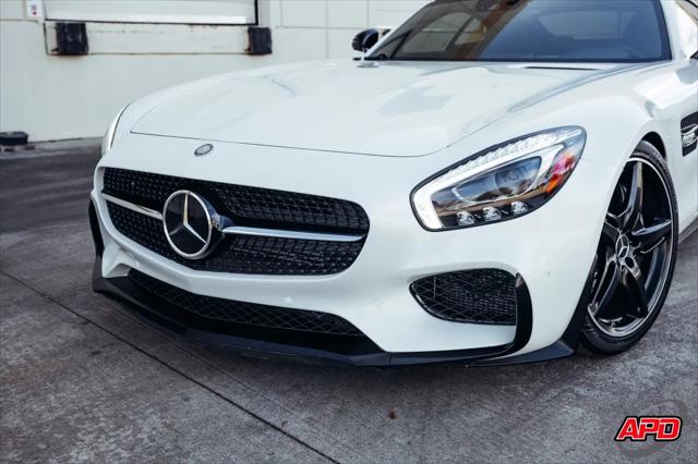 2017 Mercedes-Benz AMG GT Standard