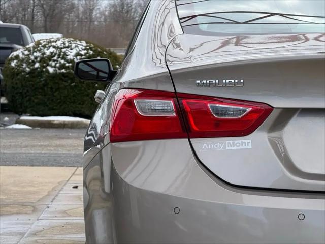 2022 Chevrolet Malibu FWD 1FL
